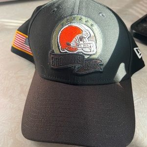 Cleveland Browns on field salute to service hat